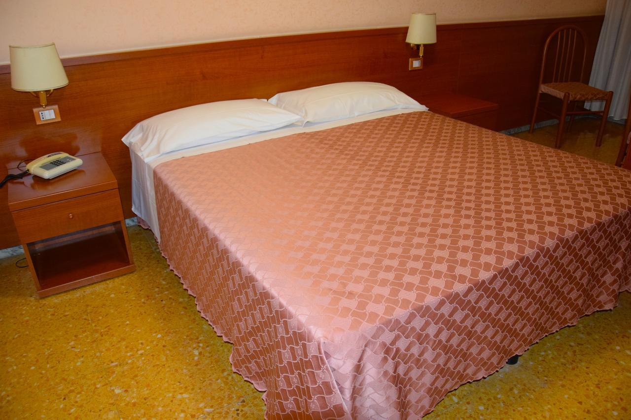 Hotel Bruna Roma Ngoại thất bức ảnh