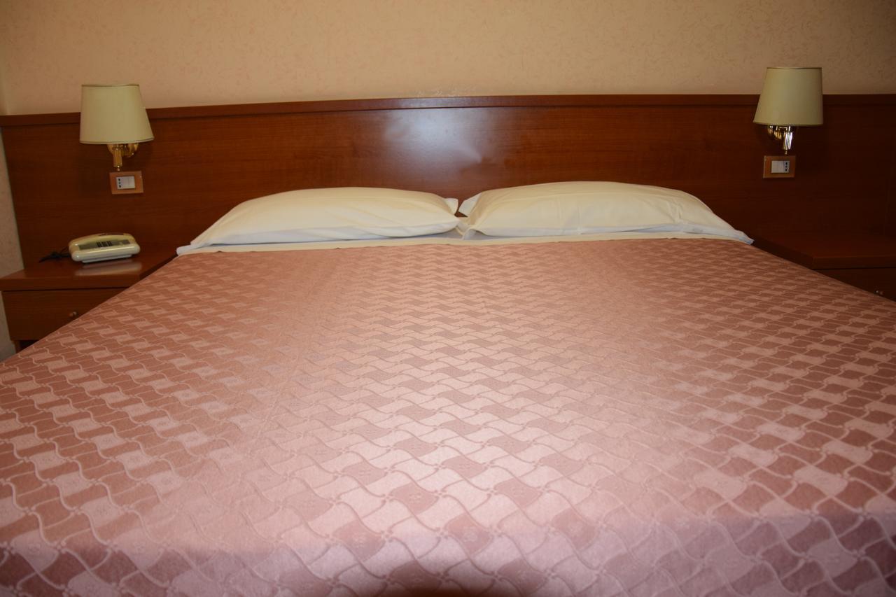 Hotel Bruna Roma Ngoại thất bức ảnh
